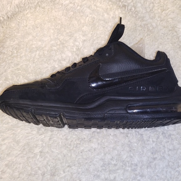 Nike Air Max LTD tennis shoes - Picture 9 of 11